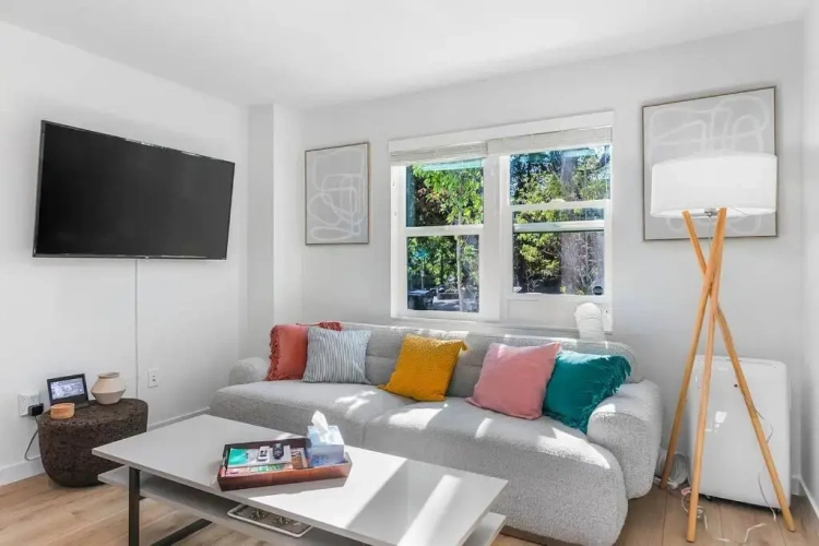 2 Bedrooms Apartment