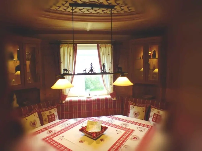 2 Bedrooms Cottage