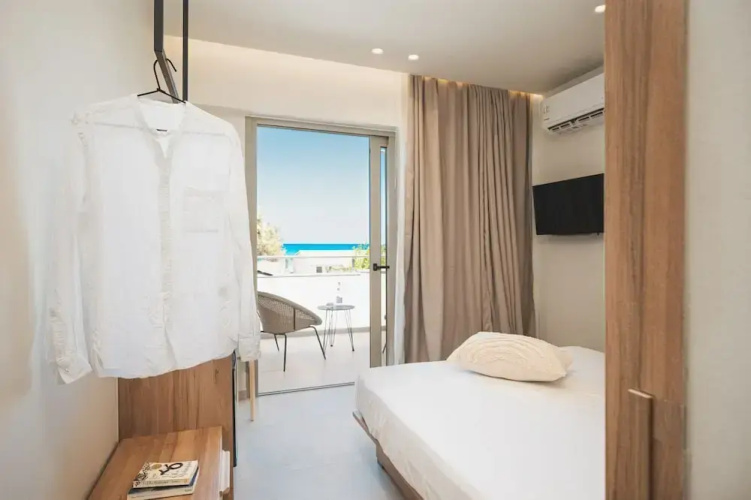 Palm Tree Beach Suites