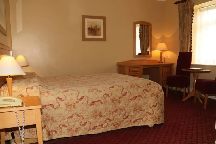 Gullane's Hotel