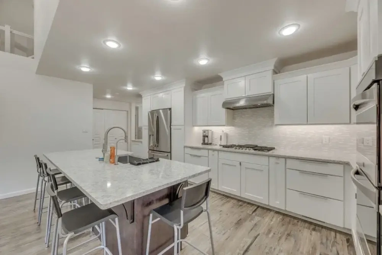 4 Bedrooms Cottage