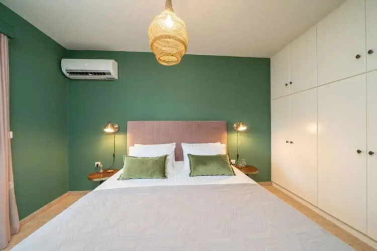 Central & Elegant Suite with private garden