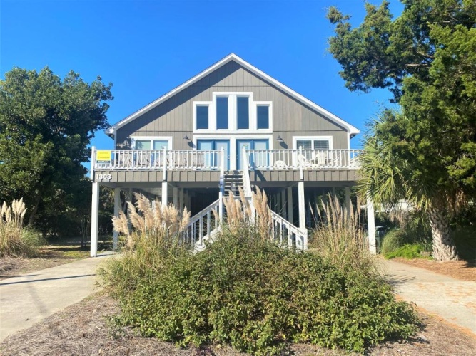 5 Bedrooms Cottage