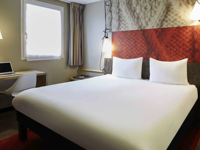 Ibis Paris Canal Saint Martin