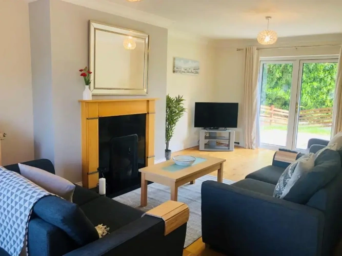 3 Bedrooms Cottage