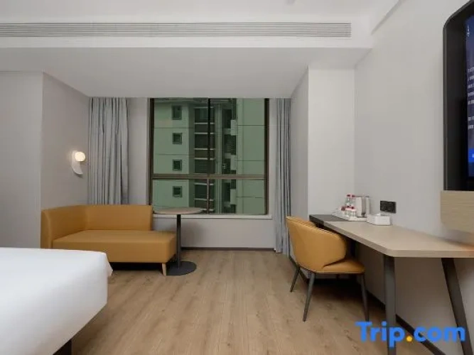 1 Bedroom Deluxe Suite