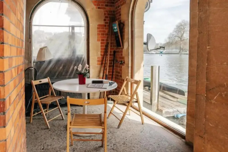 Water s Edge - From 300 Per Night