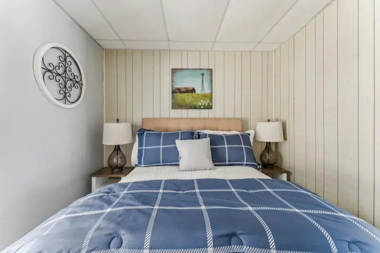 Snug Escape Close To Niagara Falls 2 Bedroom Home