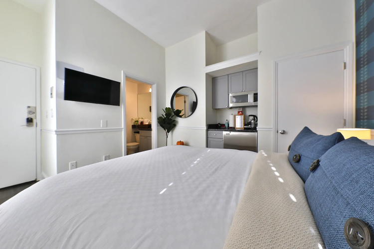 Modern Studio in South End!