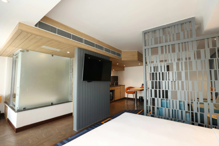Holiday Inn Express & Suites photo 15