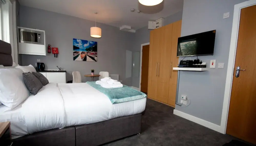 City Studios & Apartments