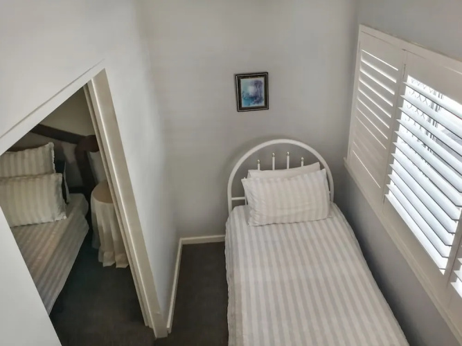 Airport B&B