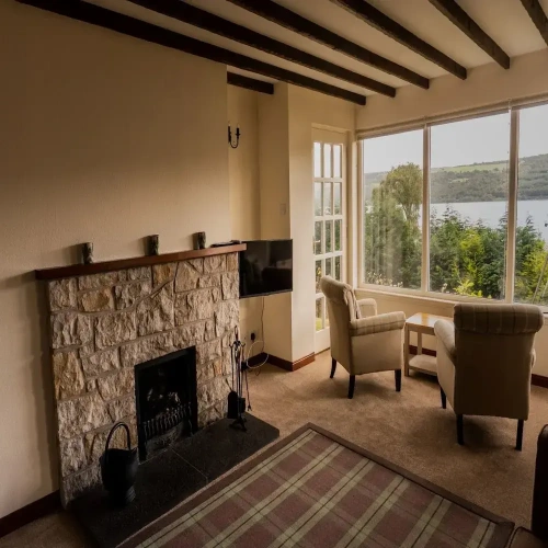 1 Bedroom Cottage with lake view