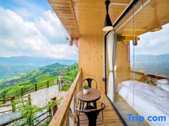 Standard Twin room with balcony