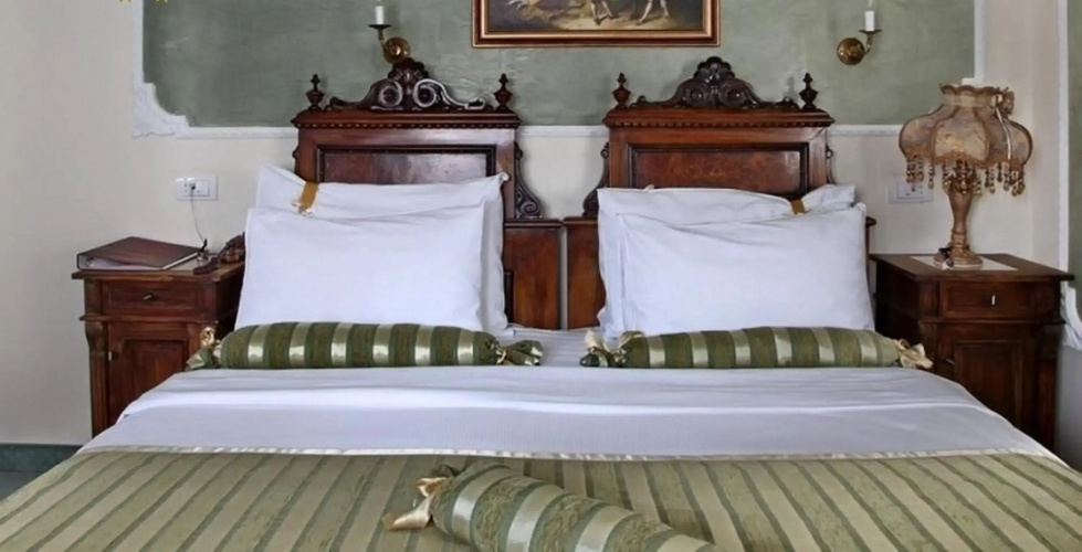 Queen's Astoria Design Hotel