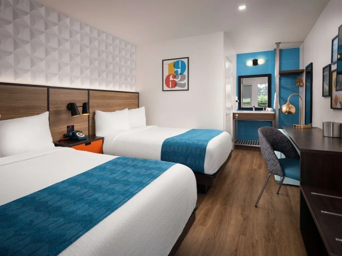 Standard Quadruple room with partial ocean view