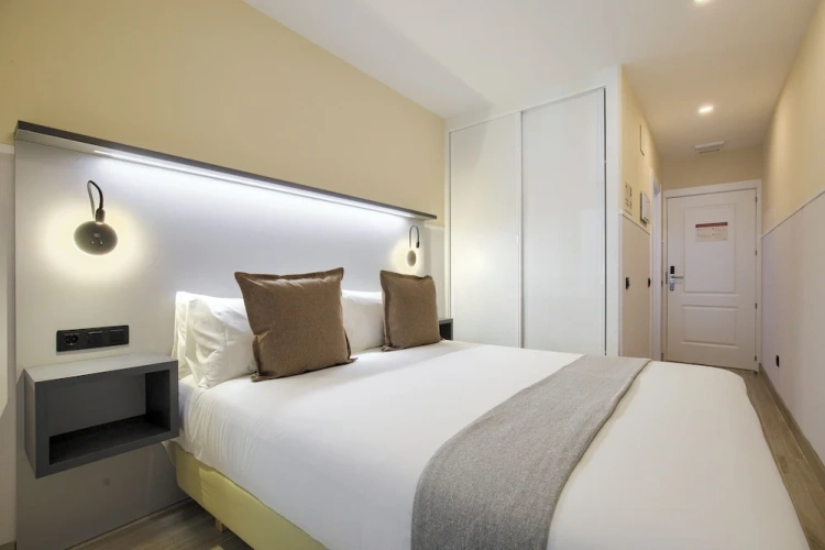 Standard Triple Basement room
