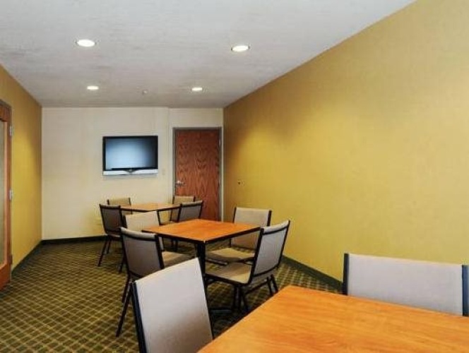 Parry Sound Inn & Suites photo 17