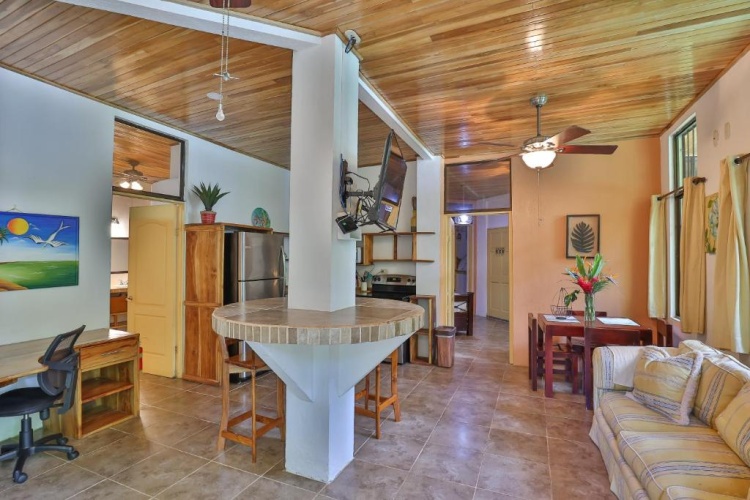 2 Bedrooms Villa
