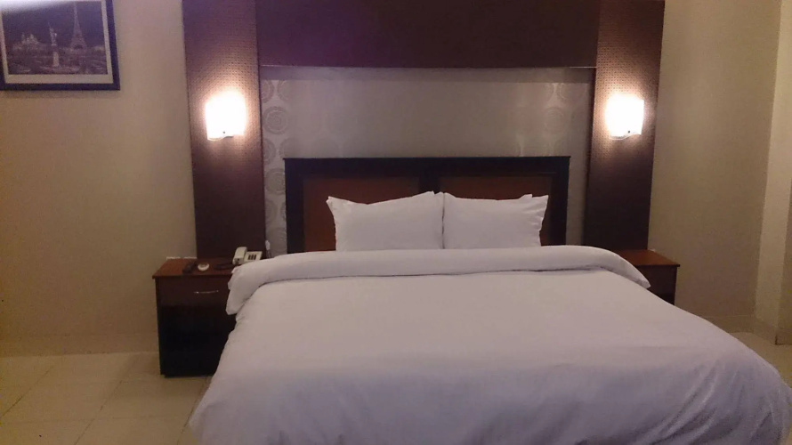 Hotel One Gujrat