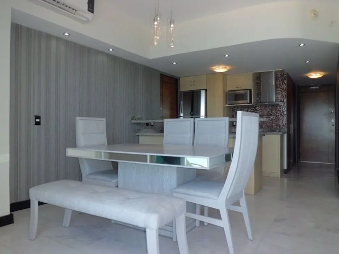 Condo Royal 605