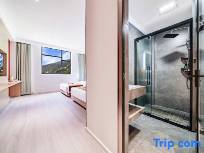Standard Twin room with mountain view