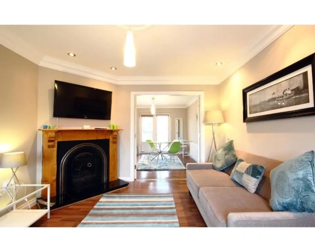 3 Bedrooms Apartment