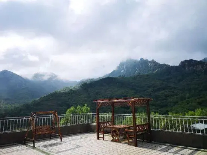 Monkey Mountain Villa Hotel