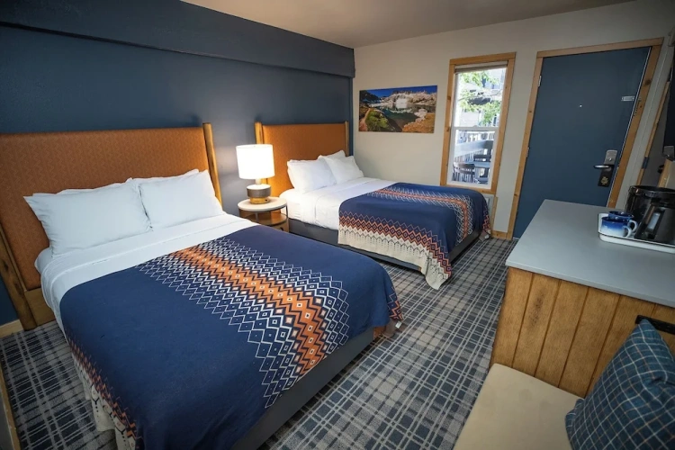 2 Bedrooms Chalet