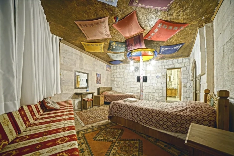 Standard Twin room with balcony