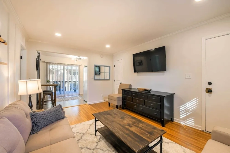 1 Bedroom Apartment