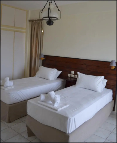 La Luna Apartments