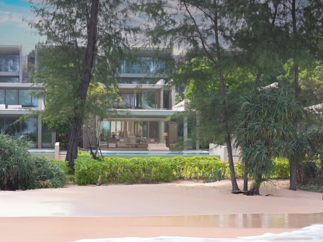 3 Bedrooms Luxury Villa beachfront