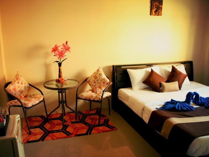 Standard Triple room