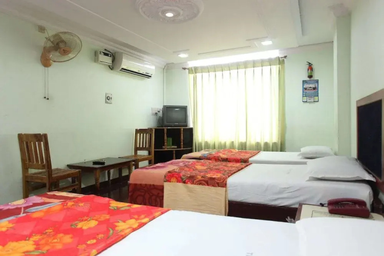 Trishul Hotel