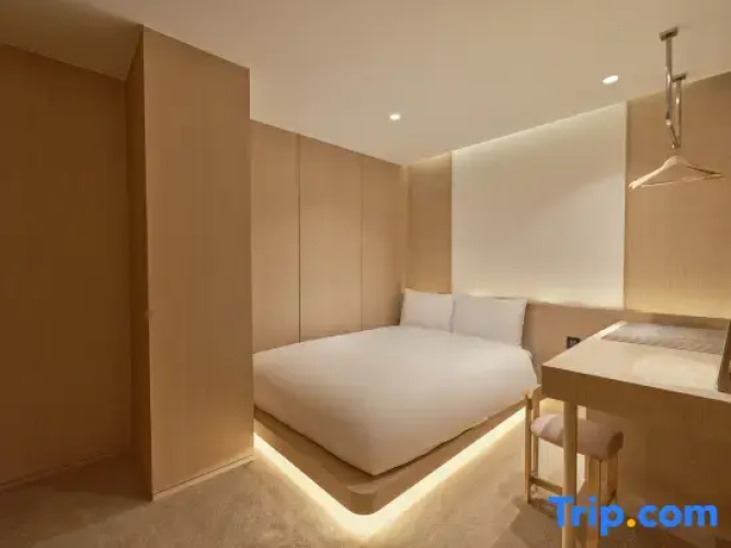 Deluxe Family Suite