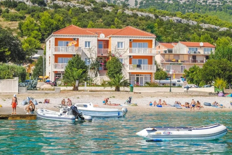 1 Bedroom Apartment with sea view