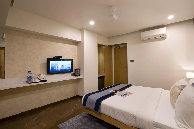 Deluxe Double room with view