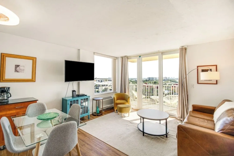 Apartment with balcony