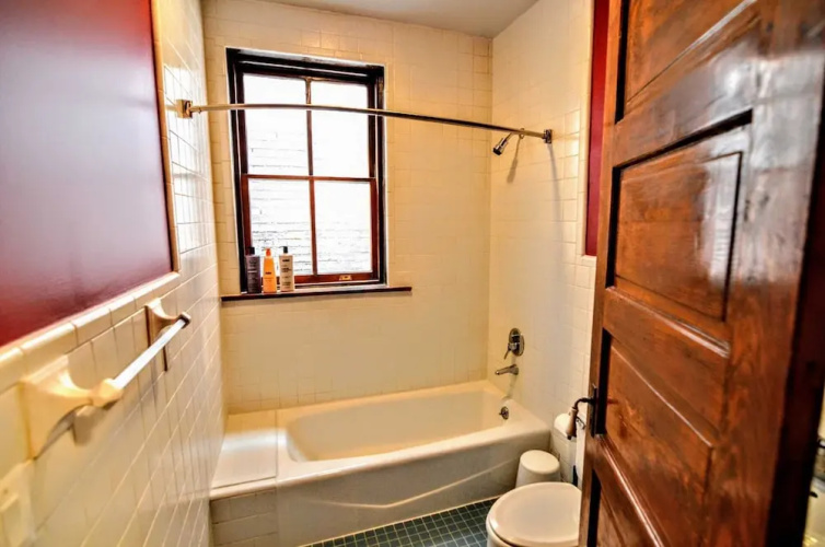 3br, 1 Bath, Sleeps 6-8 3 Bedroom Apts