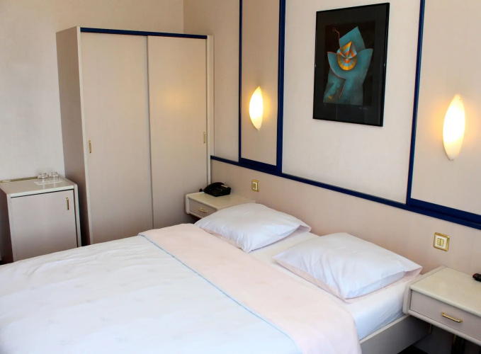 Hotel Crystal