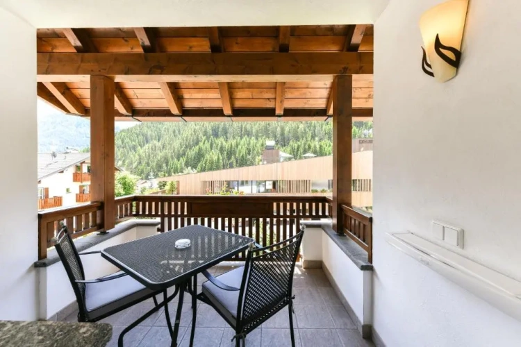2 Bedrooms Apartment