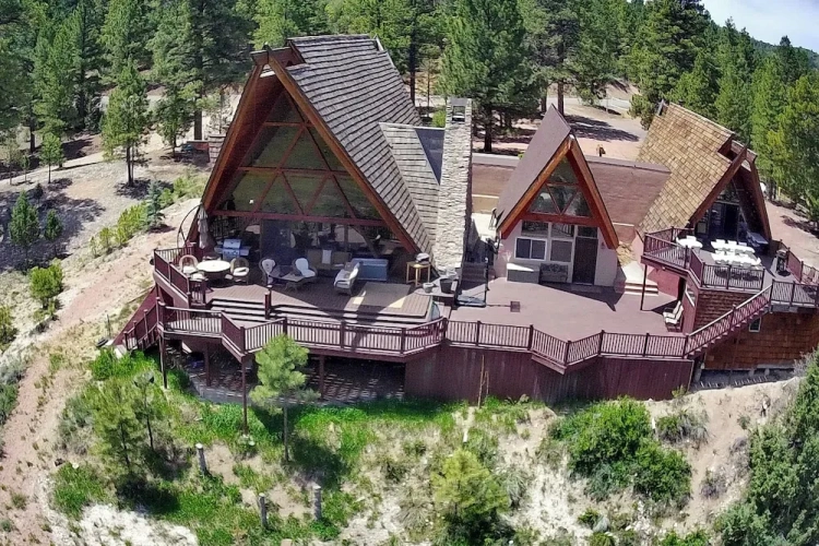 5 Bedrooms Cottage with balcony