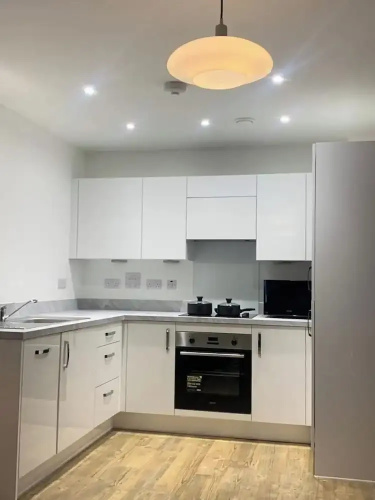 1 Bed Flat- Direct Links to Central London