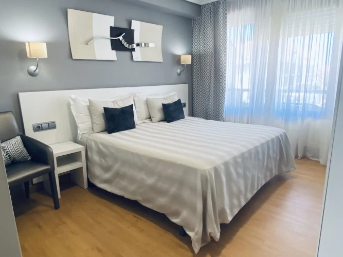 Standard Double room with balcony and with partial sea view