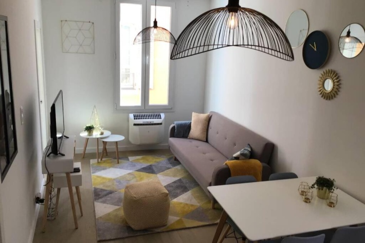 2 Bedrooms Apartment