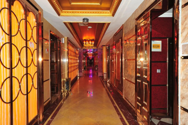 Yalong River Hotel