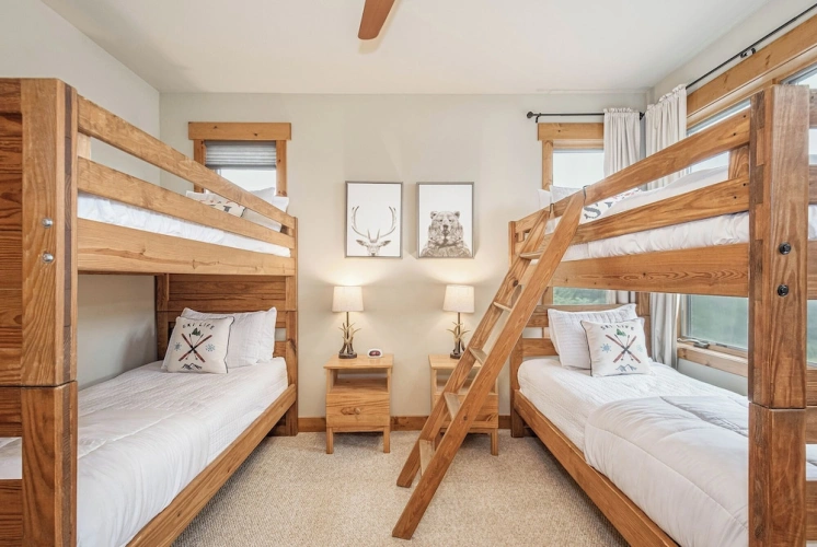 4 Bedrooms Cottage