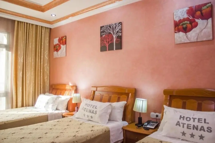 Standard Triple room