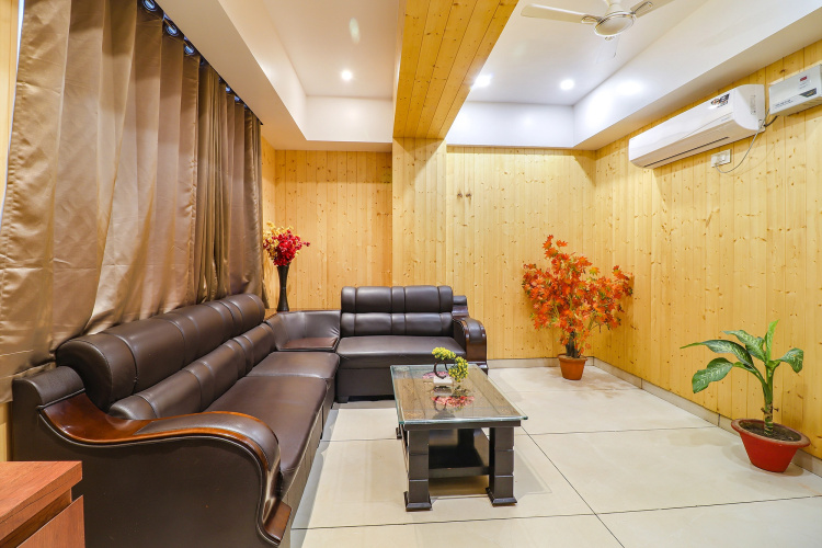 Fabhotel Grand Arya